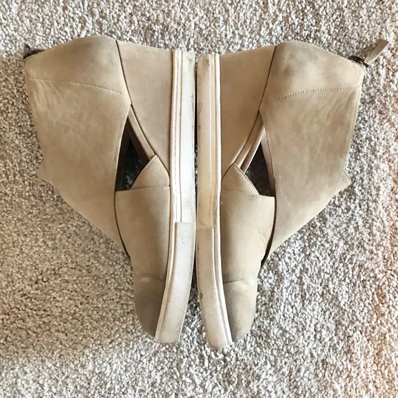 3/$10 🛍 LINEA PAOLO Wedge Sneaker - Picture 3 of 5